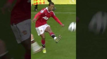 Berbatov leaves Reina stunned