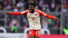 Bayern left-back could be targeted by Man Utd