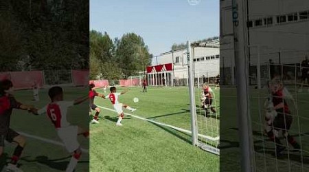 Youngest Ajax stars at Sportcomplex de Toekomst 