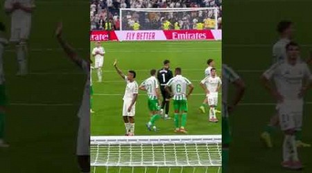 Real Madrid 2 - Real Betis 0. Los jugadores se despiden de la afición…