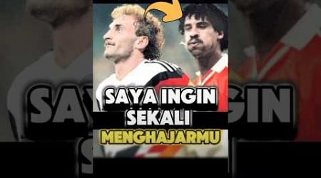 Ketika musuh bebuyutan bertemu di lapangan hijau ‼️#sepakbola