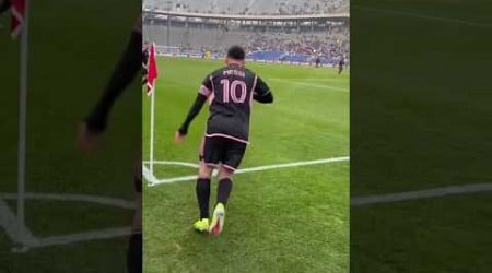 Messi accidentally assists Ronaldo#trend #football