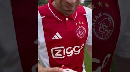 A small Ajax present for dad-to-be Davy Klaassen! ♥️