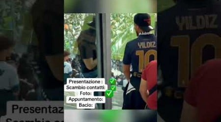 Tifoso Juve &#39;rimorchia&#39; una napoletana durante la partita 