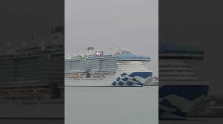 Sun Princess departing Southampton playing Love Boat theme #sunprincess #princesscruise