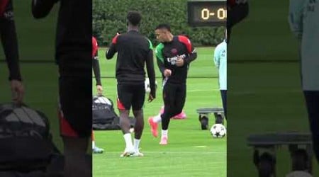 Ethan Nwaneri shows the senior players how it&#39;s done in Arsenal training