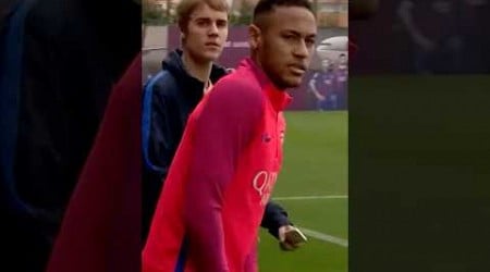 JUSTIN BIEBER JOGANDO FUTEBOL COM NEYMAR NO BARCELONA