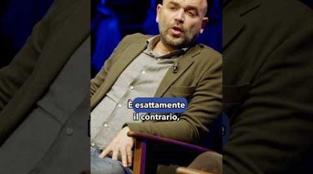 Roberto Saviano risponde ai napoletani che lo accusano di aver diffamato Napoli