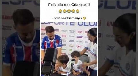 Everton Ribeiro sendo apresentado no Bahia 