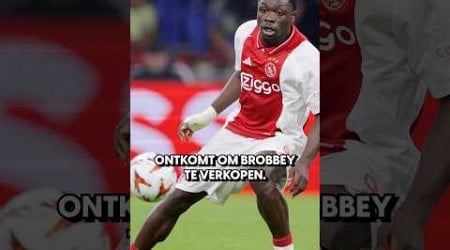 Moet Ajax Brobbey en Hato verkopen? 