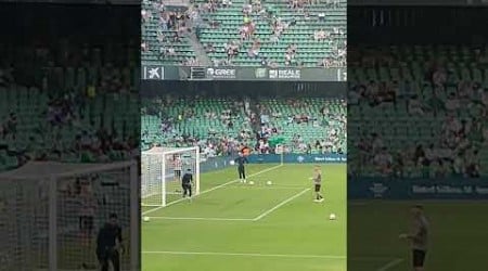 Rui Silva!! Calentamiento en la previa del partido Betis-Girona. 15-08-24 #realbetis #ruisilva