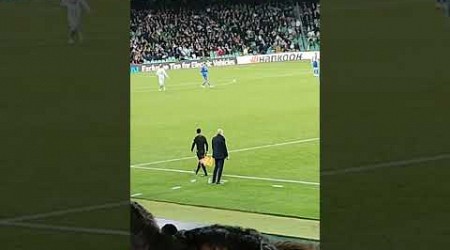 Philippe Clement! Control de su equipo desde la banda del Villamarín. Betis-Rangers. 14-12-23