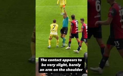 DID THE REFEREE MAKE THE RIGHT DECISION? #juventus #seriea #football #italy #shorts