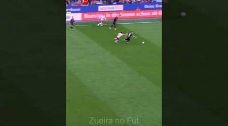 humilhou todo mundo kkkk #memes #zueira #futebol #futebolzueira #tentenaorir #engraçado #bundesliga