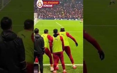 Michy Batshuayi&#39;nin penaltı golünün ardından Victor Osimhen&#39;in sevinci... #shorts #galatasaray