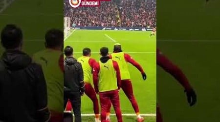 Michy Batshuayi&#39;nin penaltı golünün ardından Victor Osimhen&#39;in sevinci... #shorts #galatasaray