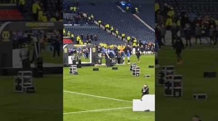 #celticfans Sing Haha As Rangers Players Collect Loser Medals #celticfc #celtic #rangersfc #football