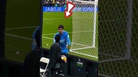 Esse gandula ignorou o goleiro do Real Madrid 