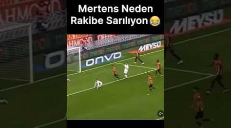 Mertens Sarı Kırmızı görünce Kafası karışmış 