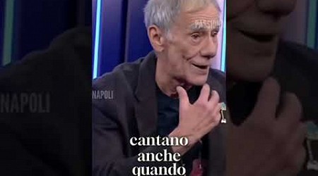 Roberto Vecchioni:&quot; Napoli ha trovato un sistema di incontro nel cantare la vita.&quot;