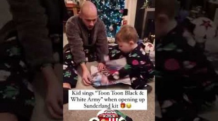 Newcastle Kid Winds Up Sunderland Dad During Christmas 