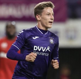 Man City table late bid for Yari Verschaeren