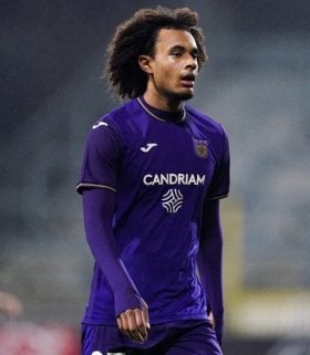 Arsenal table bid for striker Joshua Zirkzee