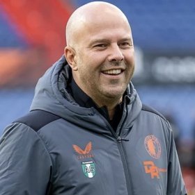 Arne Slot to bring two Feyenoord stars to Liverpool?